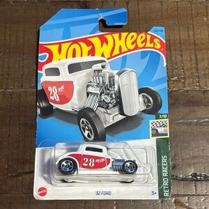 2021 Mattel Hot Wheels 32 Ford - White and Red Bundle 2/$15